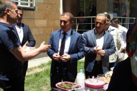 Hizan’da ‘Kütüphanesiz Köy Kalmasın’ Projesi İçin Kermes Düzenlendi