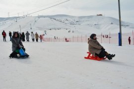Kadınlara Yönelik Kayak Etkinliği Düzenlendi