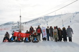 Kadınlara Yönelik Kayak Etkinliği Düzenlendi