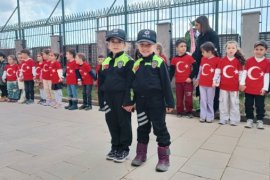 Cumhuriyet Anaokulu Öğrencileri Emniyet Müdürlüğünü Ziyaret Etti