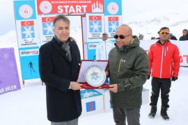 Bitlis'te ‘Kayaklı Koşu 1. Etap Yarışları’ yapıldı