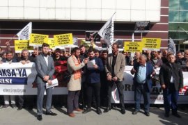 İsrail’i Protesto Eden Vatandaşlar Filistinliler İçin Dua Okudu