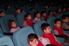 Tatvan’da öğrenciler sinema ile buluştu