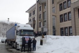 Adıyaman'a Görevlendirilen Cumhuriyet Başsavcısı Abur ile 3 Cumhuriyet Savcısı Bir Tır Yardım Malzemesiyle Yola Çıktı