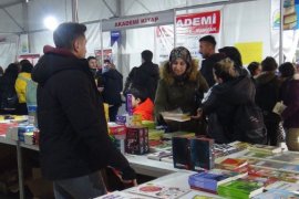 Tatvan Doğu Anadolu 1. Kitap Fuarı’na Yoğun İlgi