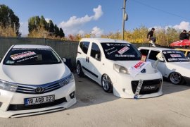 Tatvan’da Modifiyeli Araç Fuarı Düzenlendi