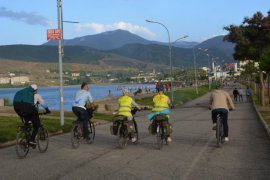 Bisikletle Bergama’dan Yola Çıkan 2 Kadın 57 Günde Tatvan’a Vardı