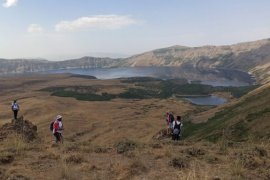 Nemrut Kalderası’nda Çanak Yürüyüşü Düzenlendi