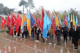 Bitlis’te Çelenk Sunma Töreni Düzenlendi