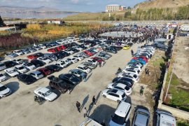 Tatvan’da Modifiyeli Araç Fuarı Düzenlendi