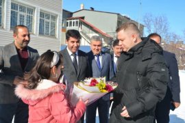 Kaymakam Demirer, Öğrencilerin Karne Sevincine Ortak Oldu