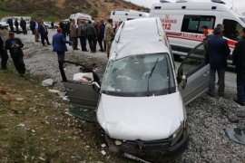 Bitlis'te meydana gelen trafik kazasında 1 kişi öldü 4 kişi yaralandı
