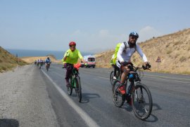 Aktivistler, Van Gölü İçin 450 Kilometre Pedal Çevirdiler