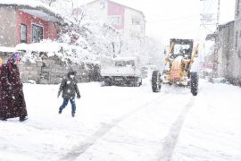 Tatvan Belediyesi Karla Mücadele Çalışmalarına Başladı