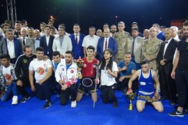 Bitlis’te Uluslararası Muaythai Galası düzenlendi