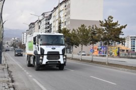 Tatvan Belediyesi Araç Filosuna Bir Çöp Kamyonu Ekledi
