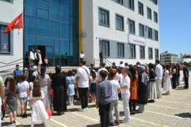 Tatvan’da 25 Bin Öğrenci Karne Aldı