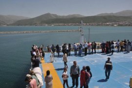 Türkiye’nin en büyük feribotunda Denizcilik ve Kabotaj Bayramı kutlandı
