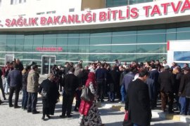 Tatvan Devlet Hastanesi’nde bir doktor darp edildi