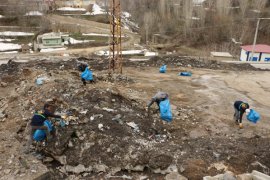 Bitlis Belediyesi Ekipleri Bahar Temizliğine Başladı