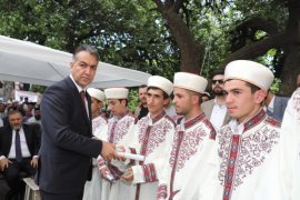 Ahlat’ta 32 hafız için mezuniyet töreni yapıldı