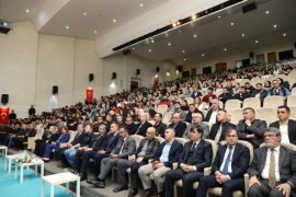 Bitlis'te 'Bir İmparatorluğun Mutfak Hikayeleri' Konulu Konferans Düzenlendi