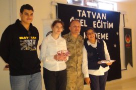 Tatvan Özel Eğitim Uygulama Okulu’nda 3 Aralık Engelliler Günü Etkinliği Düzenlendi