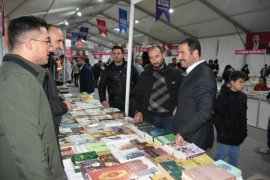 Tatvan Doğu Anadolu Kitap Fuarı Yoğun İlgi Gördü