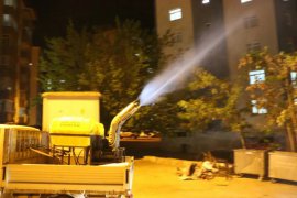 Bitlis Belediyesi Haşere ve Mikroplara Karşı İlaçlama Yapıyor