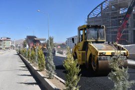 Tatvan’da Yol Yapım Çalışmaları Devam Ediyor