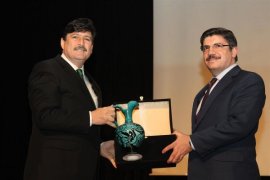 Cumhurbaşkanı Başdanışmanı Aktay, BEÜ’de konferans verdi