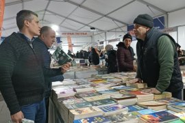 Tatvan Doğu Anadolu 1. Kitap Fuarı Açıldı