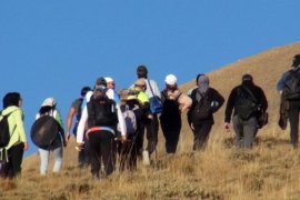 Nemrut Kalderası Çanağı Yürüyüşü Düzenlendi