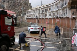 Fırtınadan Dolayı Bitlis’te Çatılar Uçtu