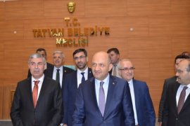 Başbakan Yardımcısı Fikri Işık Tatvan’ı ziyaret etti