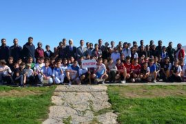 Kaymakam Demirer, Cumhuriyet’in 102. Yılına Özel Atletizm Müsabakasına Katıldı