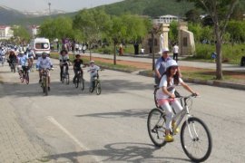 Çevre Temizliği ve Sıfır Atık Konusuna Dikkat Çekmek Amacıyla 100 Kişi Pedal Çevirdi