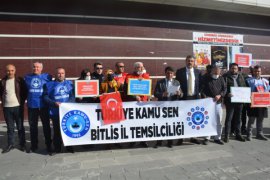 Kamu-Sen Bitlis Temsilciliği Tatvan’da basın açıklaması yaptı