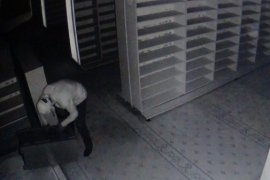 Tatvan’daki bir camide hırsızlık olayı
