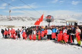 Bitlis Eren Üniversitesi'nde '5. Kar Festivali' Düzenlendi
