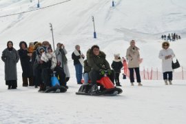 Kadınlara Yönelik Kayak Etkinliği Düzenlendi