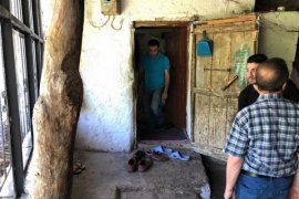 Kaymakam Alibeyoğlu ihtiyaç sahibi aileleri evlerinde ziyaret etmeye devam ediyor