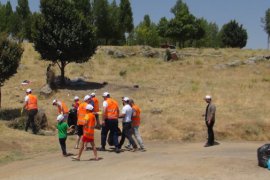 Van Gölü’nün Tatvan sahilinde çöp toplama kampanyası