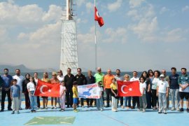 Türkiye’nin En Büyük Feribotunda Zafer Bayramı’nı Kutladılar