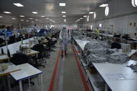 Tatvan'da Tekstil Fabrikaları Dezenfekte Ediliyor