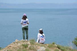 Kadınlar İle Aktivistler, Van Gölü İçin 140 Kilometre Yolu 4 Günde Yürüdü