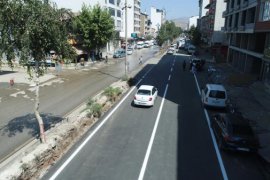 Tatvan Cumhuriyet Caddesi Çift Taraflı Olarak Trafiğe Açıldı