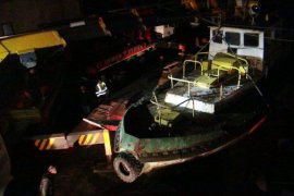 Tatvan’da 25 Ton Ağırlığındaki Tekne Okul Bahçesine Taşındı