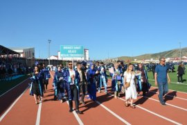 Bitlis Eren Üniversitesi'nde Mezuniyet Töreni Düzenlendi