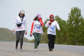 Kadınlar İle Aktivistler, Van Gölü İçin 140 Kilometre Yolu 4 Günde Yürüdü